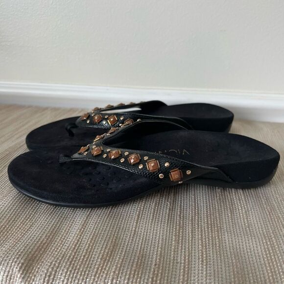 Vionic Women's Florian Thong
Sandal Snake with coral jewels
Size 10 - Picture 1 of 13